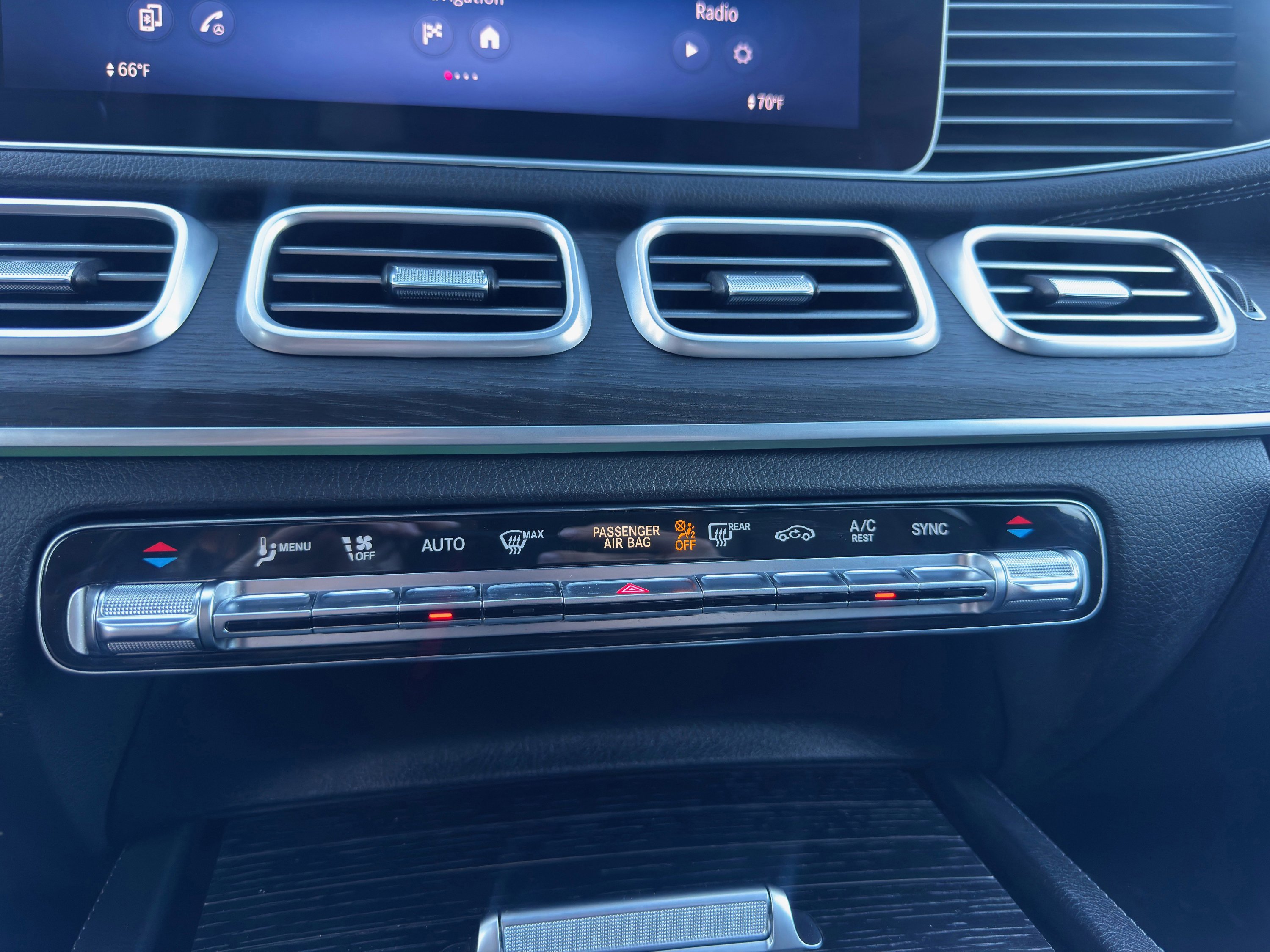 Used 2024 Mercedes-Benz GLS 450 4MATIC image 10