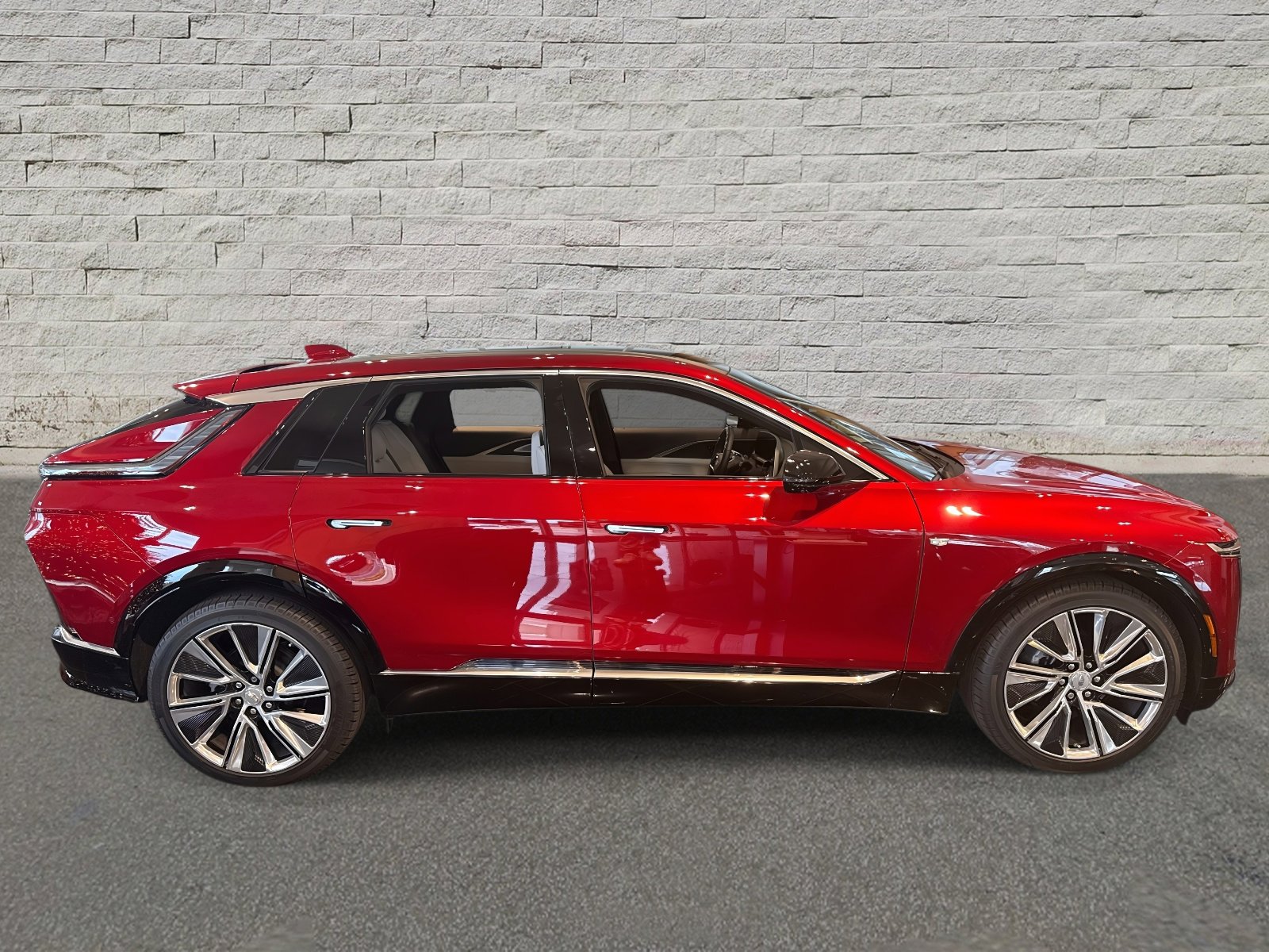 New 2025 Cadillac Lyriq Luxury image 4