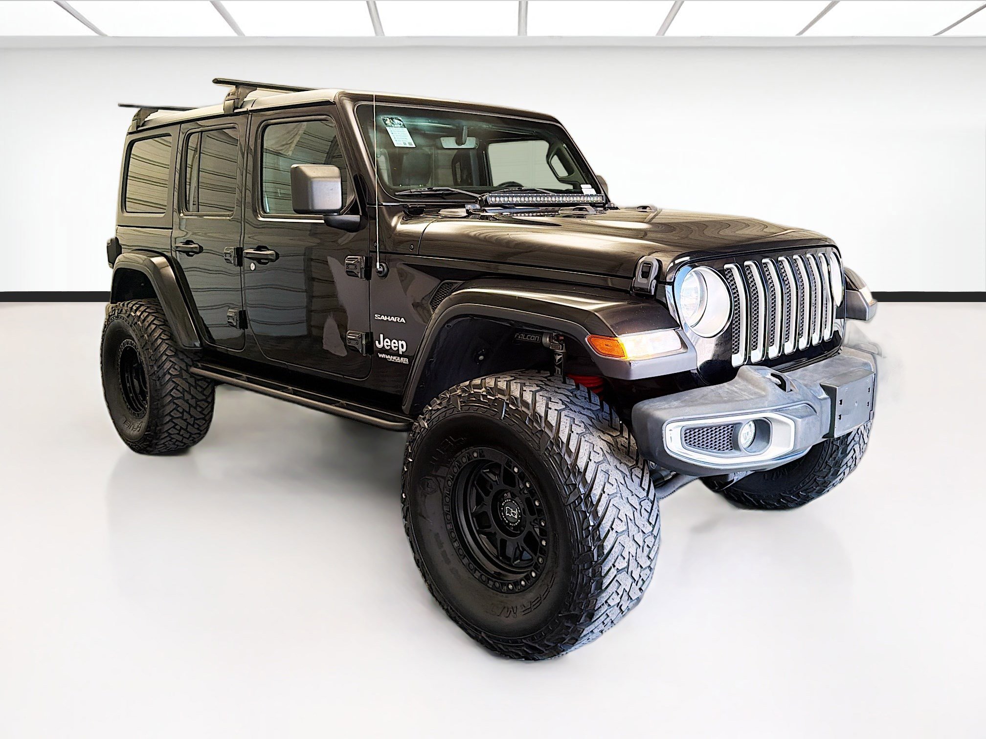 Used 2019 Jeep Wrangler Unlimited Sahara AWD/4WD image 3