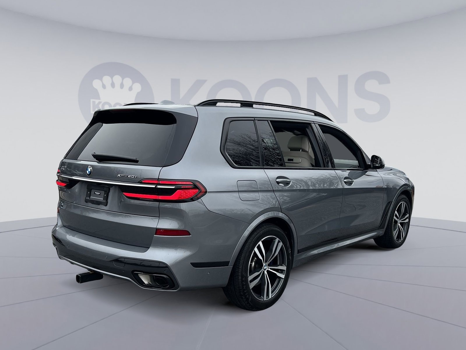 Used 2023 BMW X7 xDrive40i w/ M Sport Package image 7
