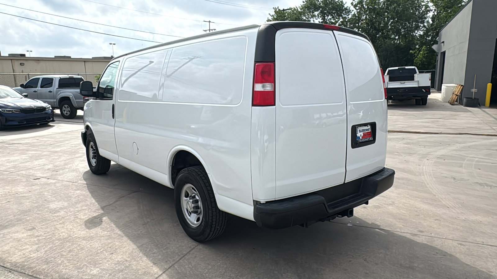 Used 2021 Chevrolet Express 2500 w/ Driver Convenience Package image 7