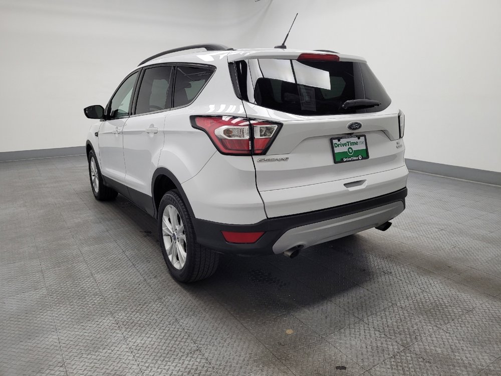Used 2018 Ford Escape SE image 5