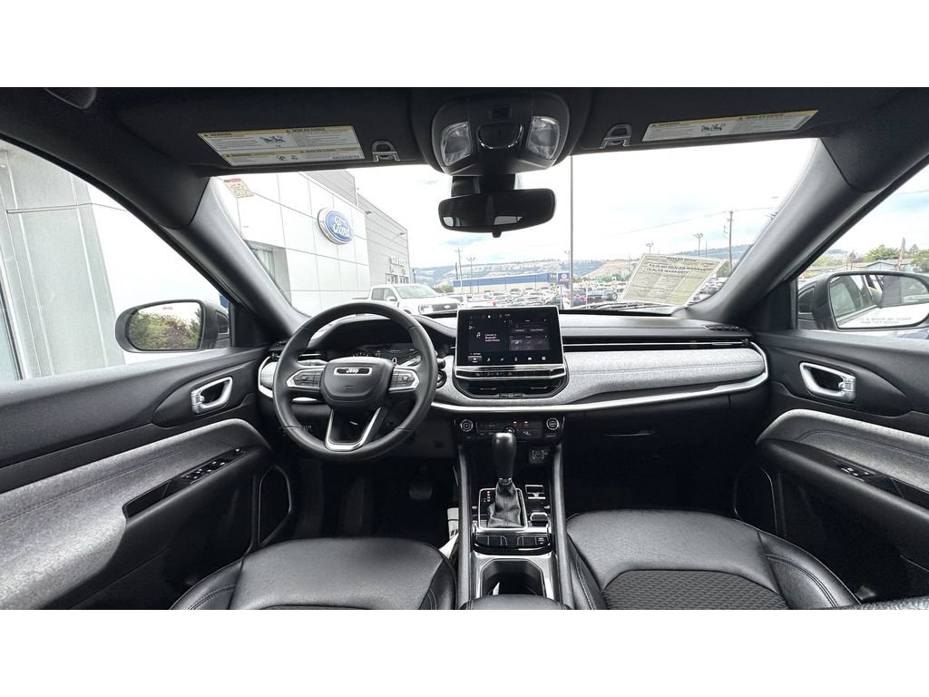 Used 2024 Jeep Compass Latitude AWD/4WD image 12