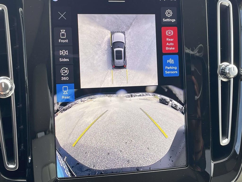 New 2026 Volvo XC40 B5 Plus w/ Protection Package Premier AWD/4WD image 18