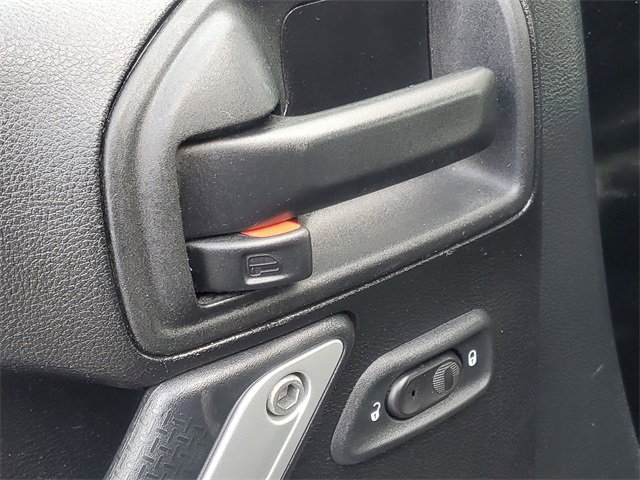 Used 2015 Jeep Wrangler Unlimited Rubicon w/ Connectivity Group image 13