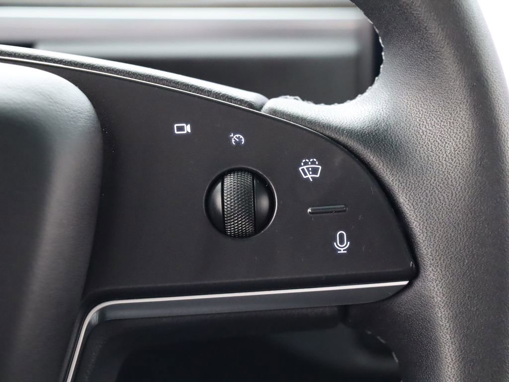 Used 2024 Tesla Model X image 18