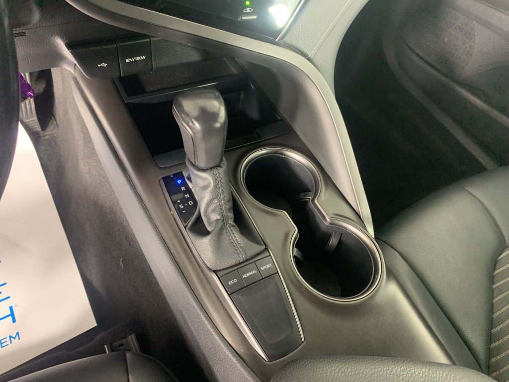 Used 2022 Toyota Camry SE FWD image 23
