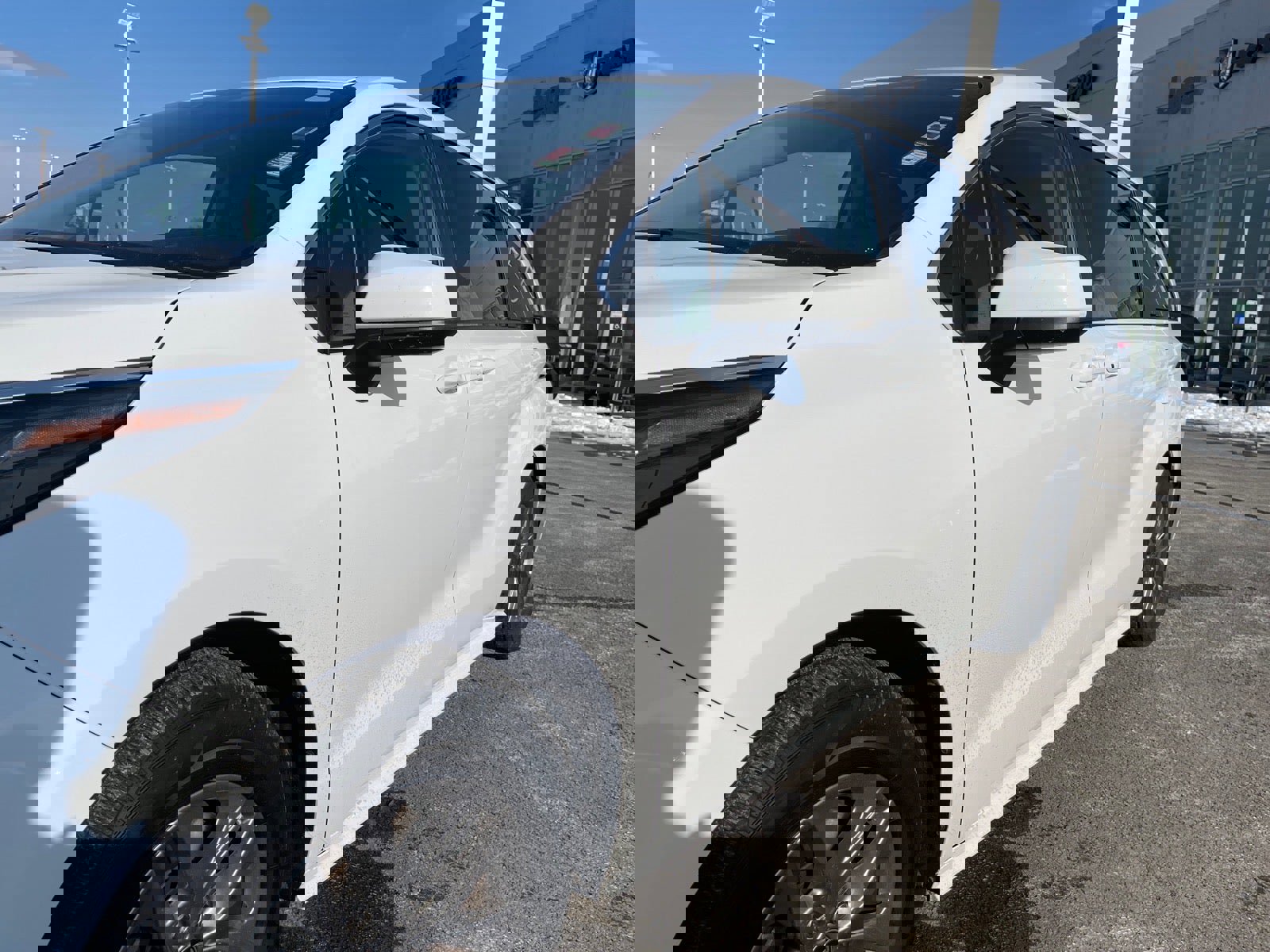 Used 2024 Toyota Sienna LE image 5