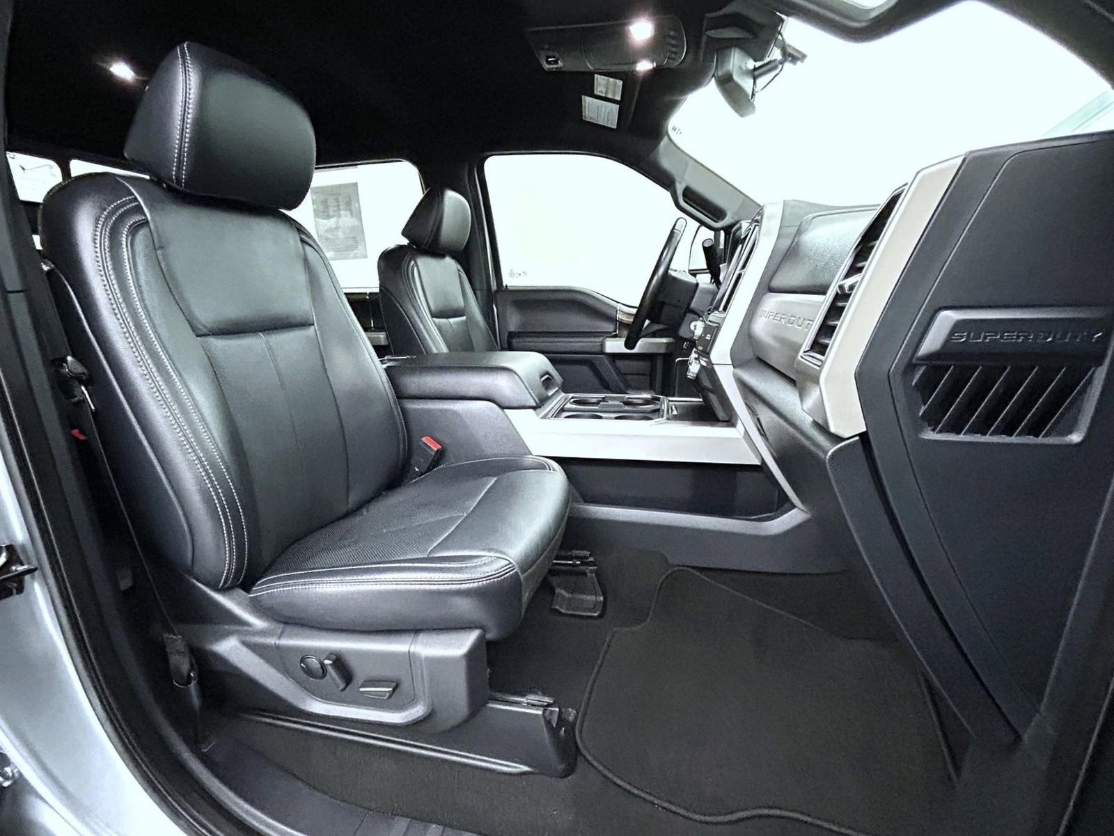 Used 2022 Ford F250 Lariat w/ Chrome Package image 15