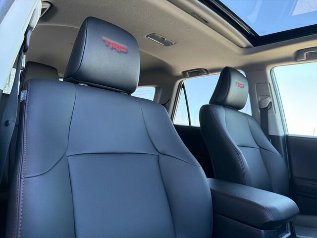 Used 2021 Toyota 4Runner TRD Off-Road Premium w/ Moonroof Package AWD/4WD image 21