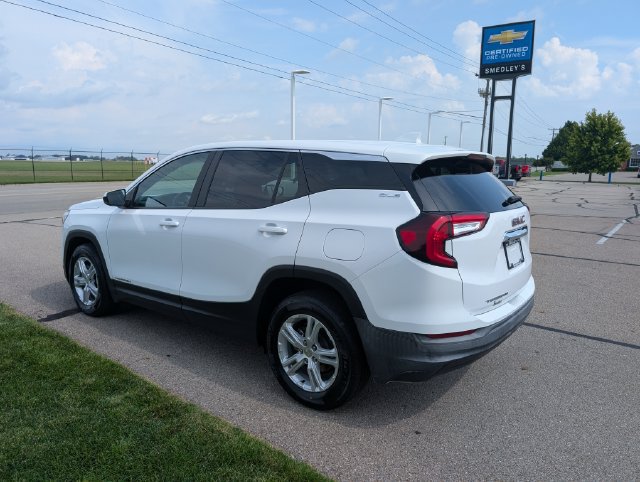 Used 2024 GMC Terrain SLE FWD image 10