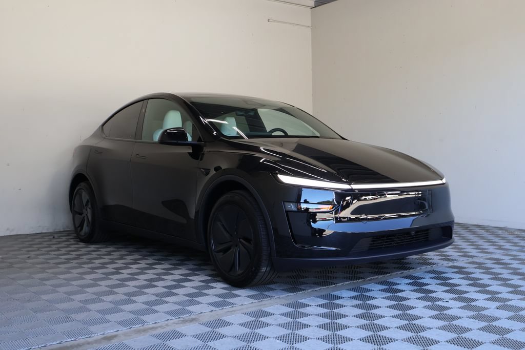 Used 2026 Tesla Model Y 2WD image 6