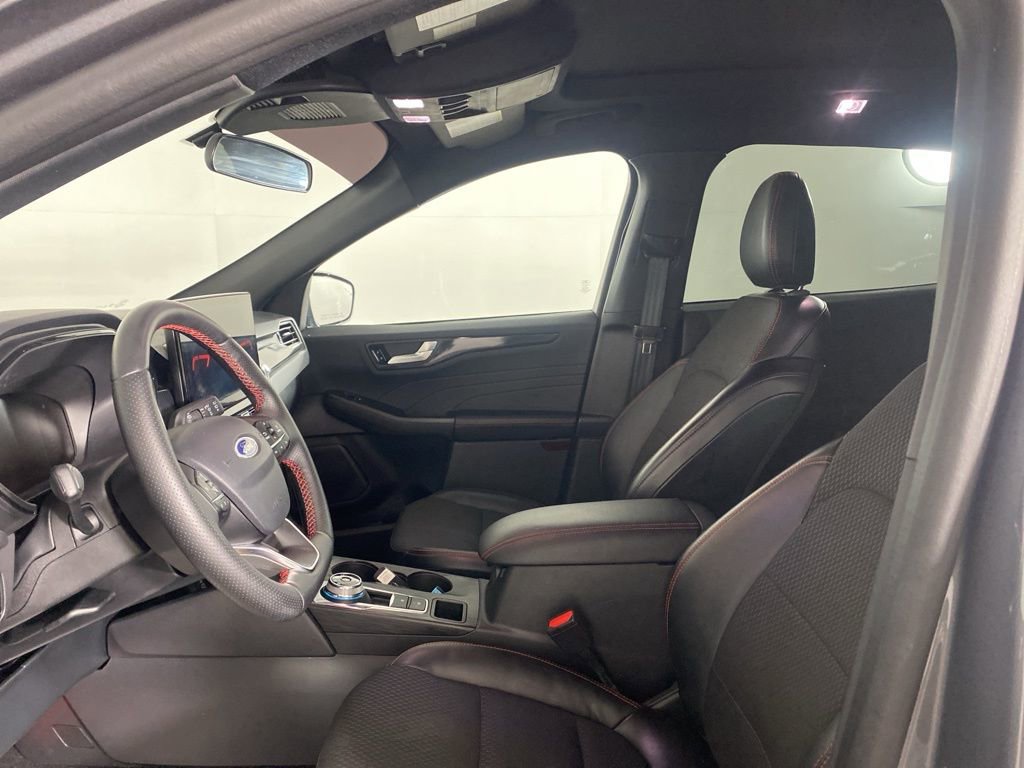 Used 2024 Ford Escape ST-Line w/ Tech Pack #1 AWD/4WD image 24