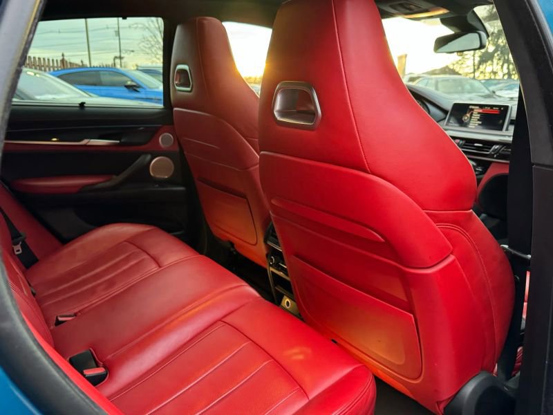 Used 2015 BMW X6 M image 24