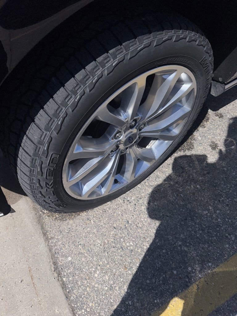 Used 2019 Ford Expedition Max Limited w/ Equipment Group 302A AWD/4WD image 5