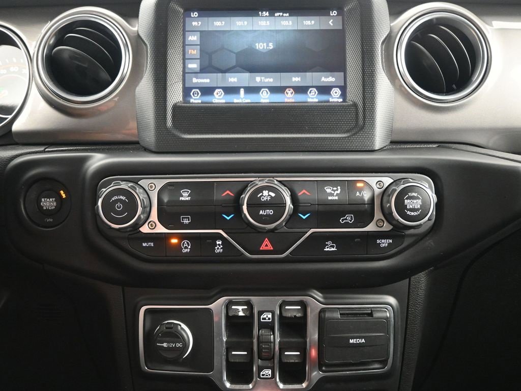 Used 2021 Jeep Wrangler Unlimited Sahara image 16