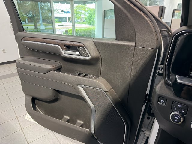 Used 2025 GMC Sierra 1500 SLT AWD/4WD image 25