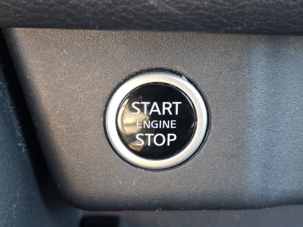 Used 2023 Nissan Rogue S image 26