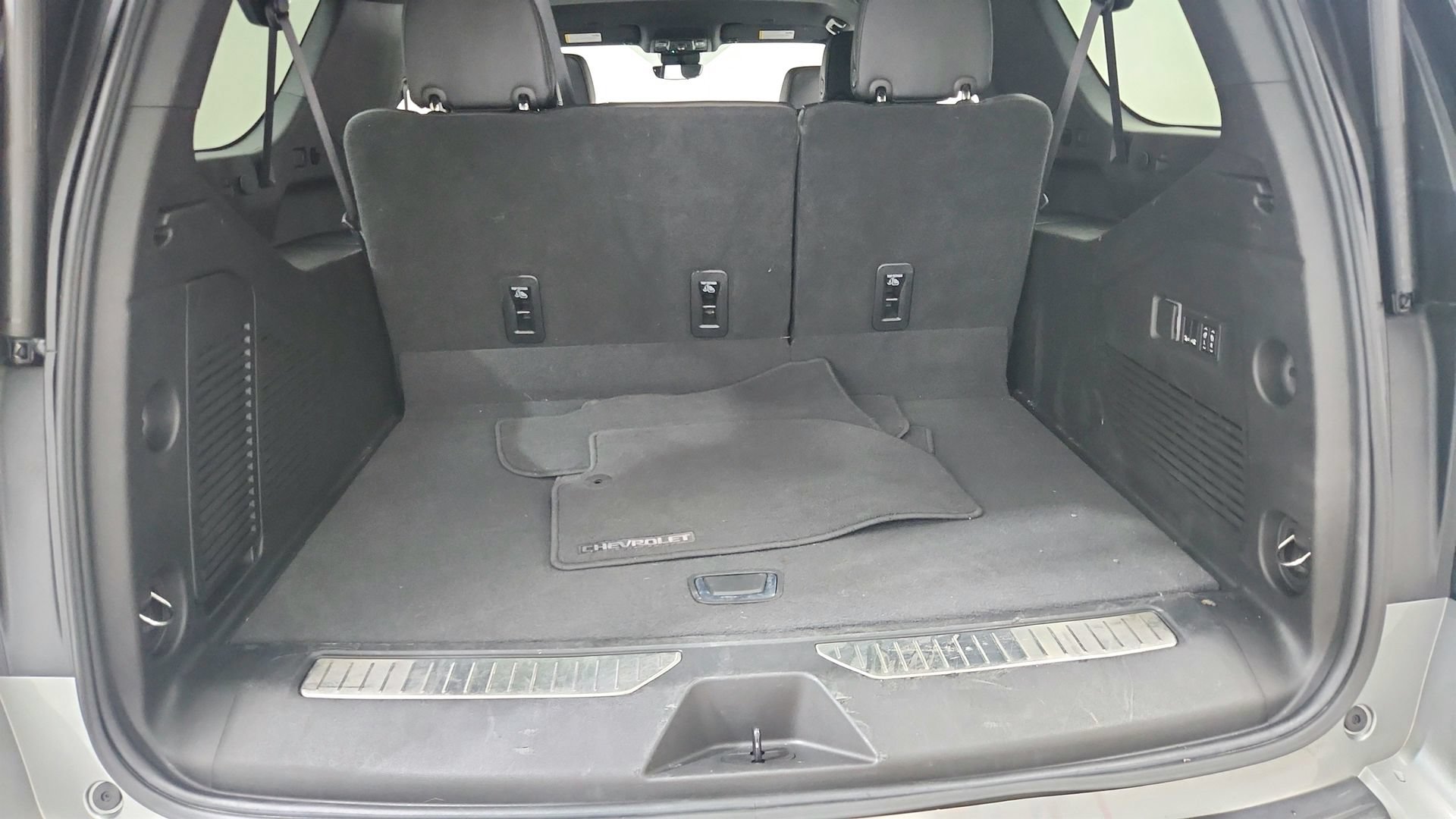 Used 2023 Chevrolet Suburban High Country AWD/4WD image 24