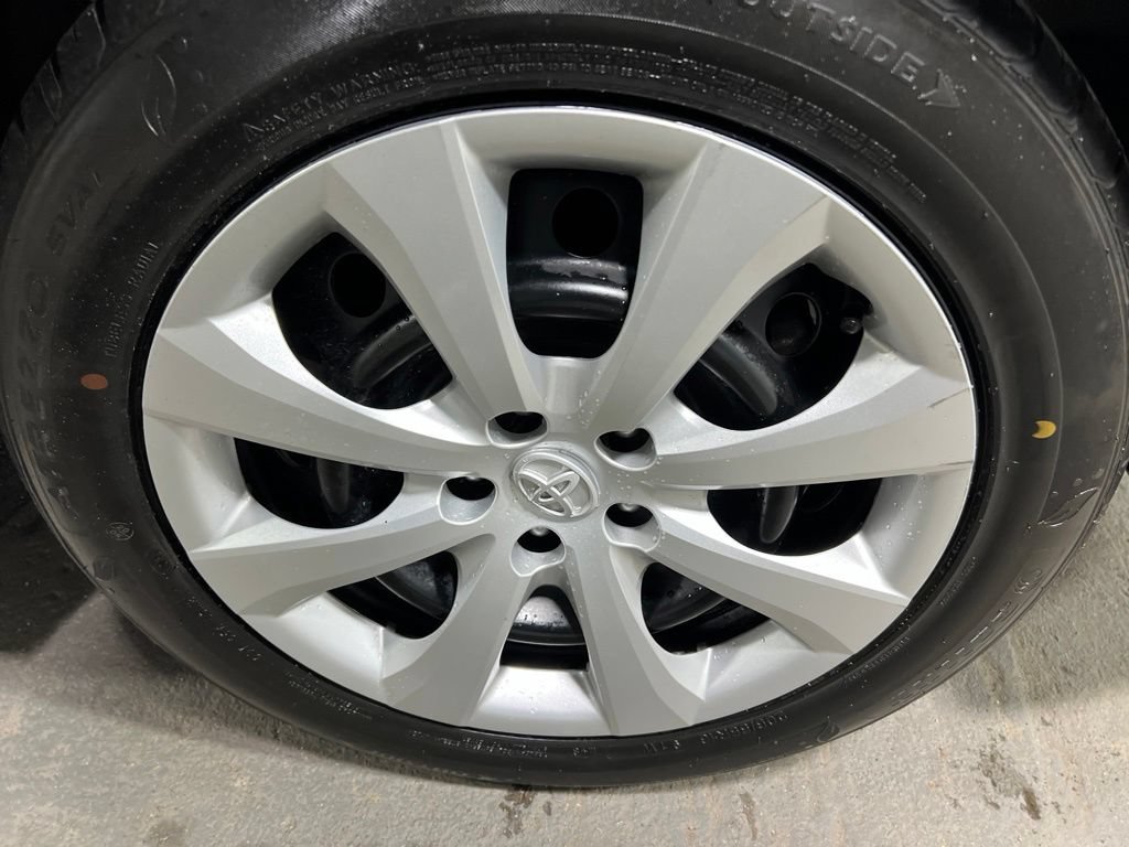 Used 2024 Toyota Corolla LE FWD image 39