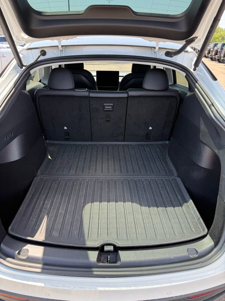 Used 2021 Tesla Model Y Long Range image 11