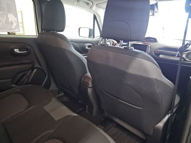 Used 2023 Jeep Renegade Latitude AWD/4WD image 31