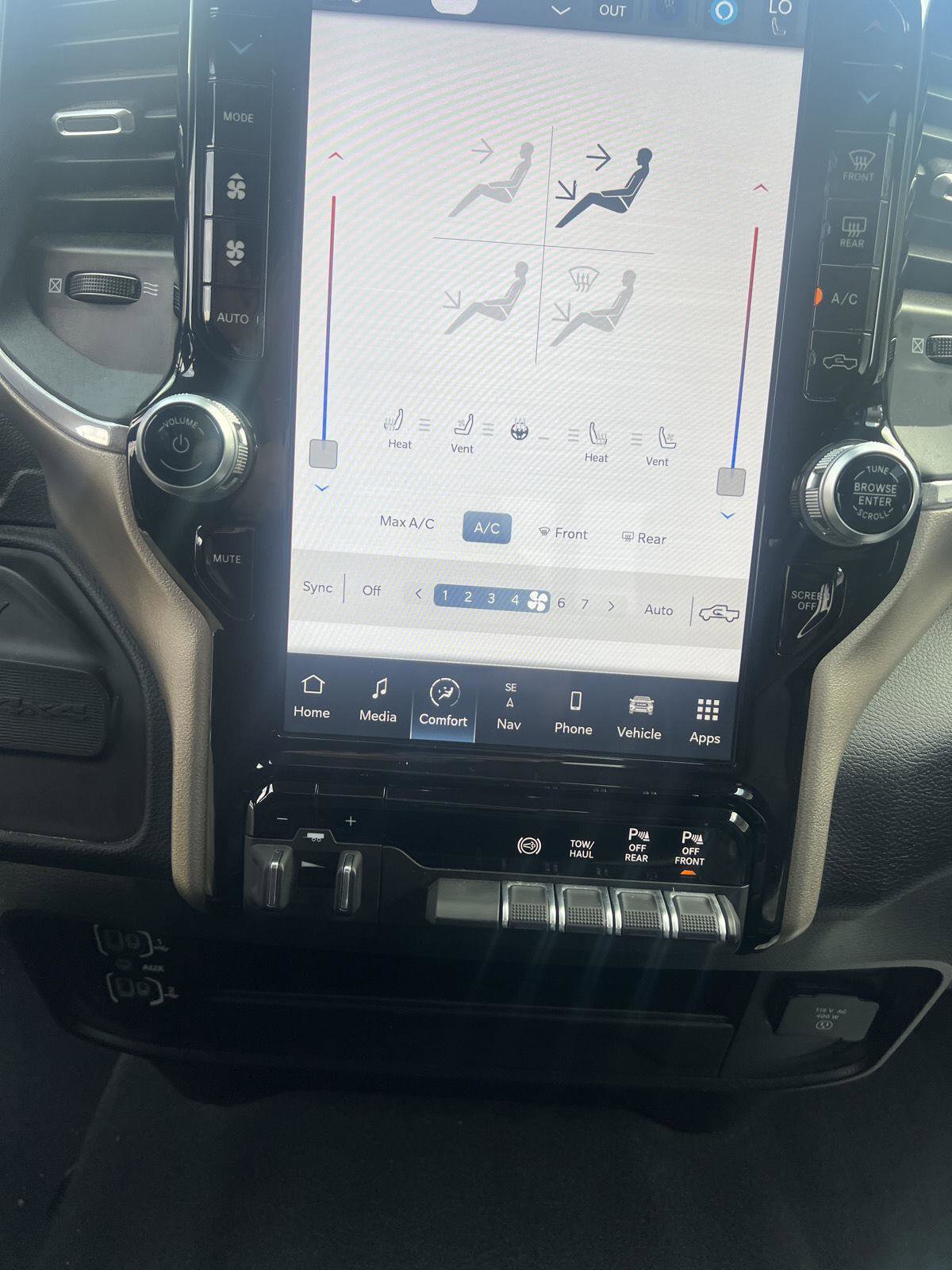 Used 2024 RAM 2500 Laramie image 14