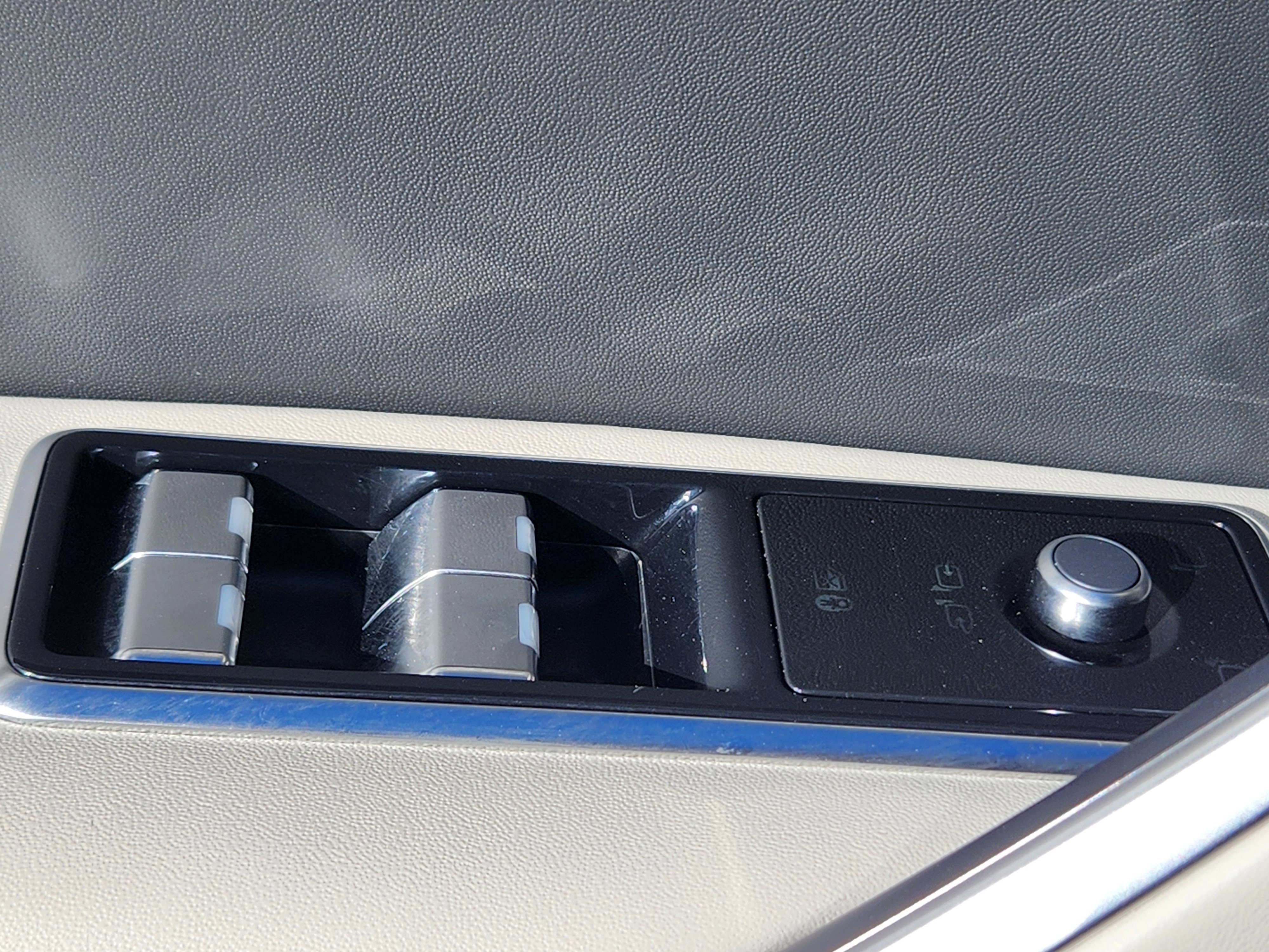 Used 2026 Jaguar F-PACE R-Dynamic S image 15