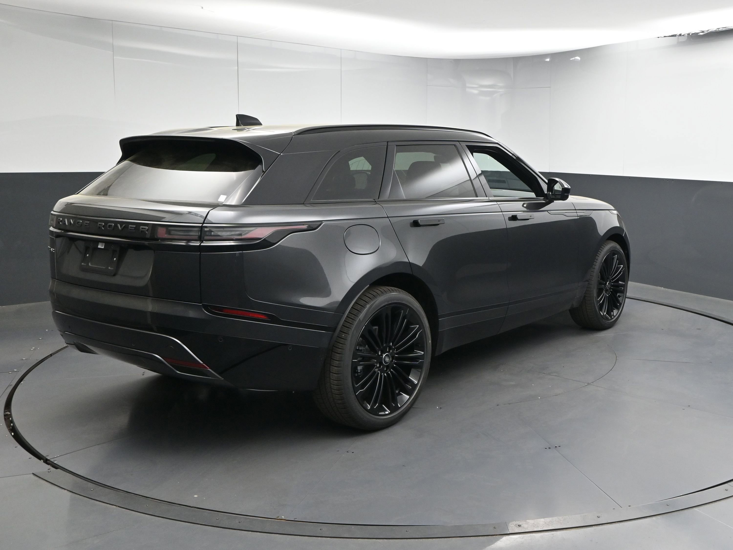 New 2026 Land Rover Range Rover Velar Dynamic SE image 22