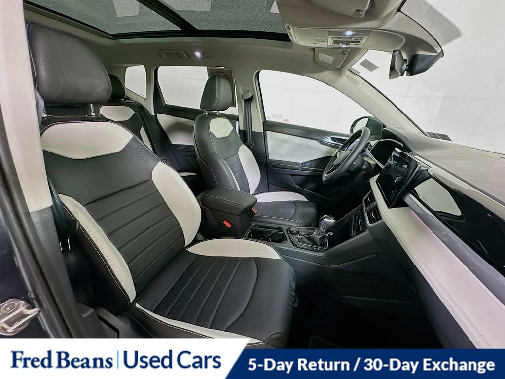 Certified 2025 Volkswagen Taos SEL w/ Black Wheel Plus Package image 30