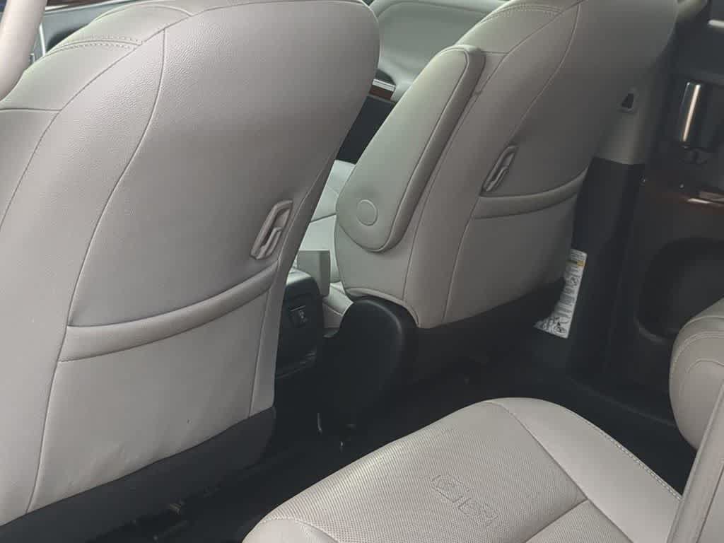 Used 2015 Toyota Sienna Limited Premium AWD/4WD image 17
