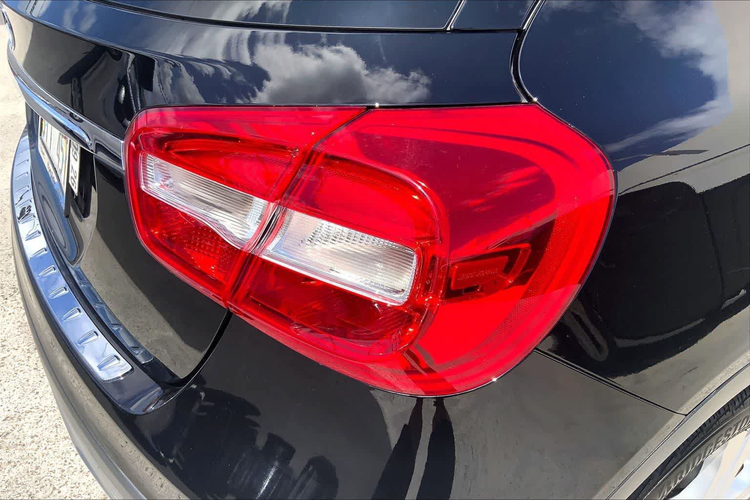 Used 2017 Mercedes-Benz GLA 250 image 32