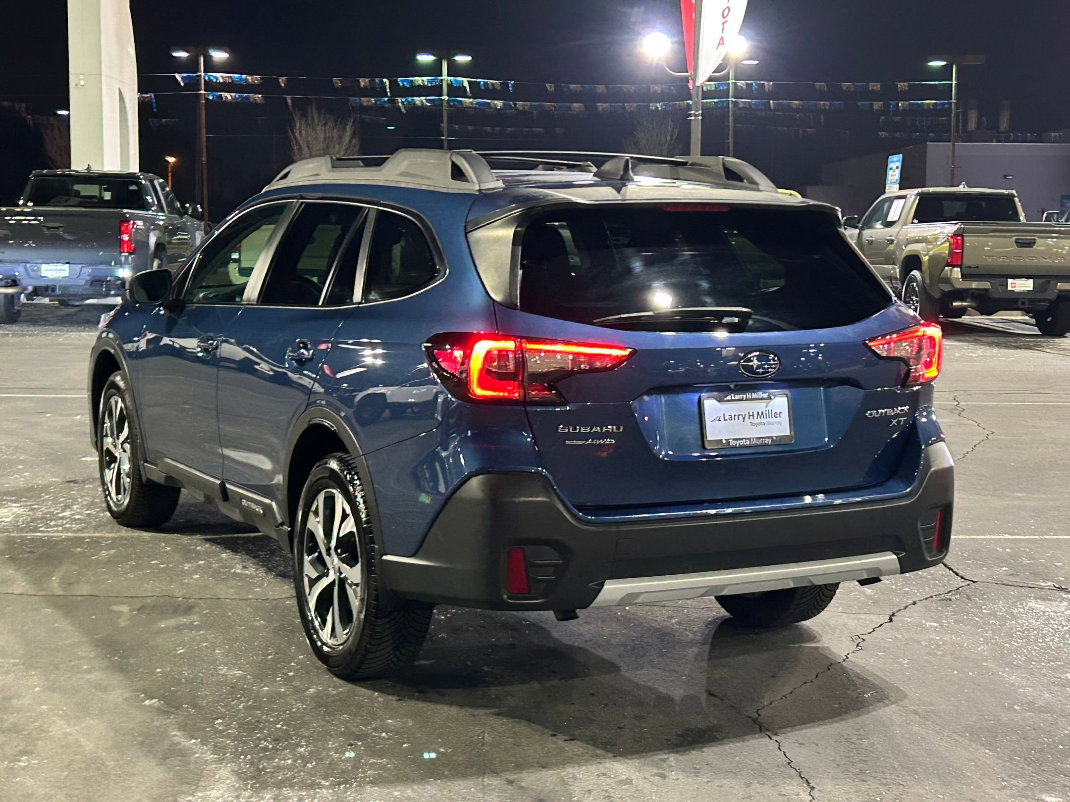 Used 2022 Subaru Outback Limited XT image 3