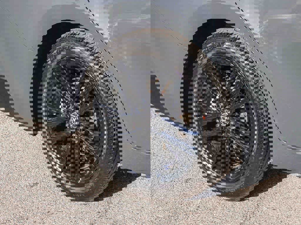 Used 2025 Toyota Camry SE image 10