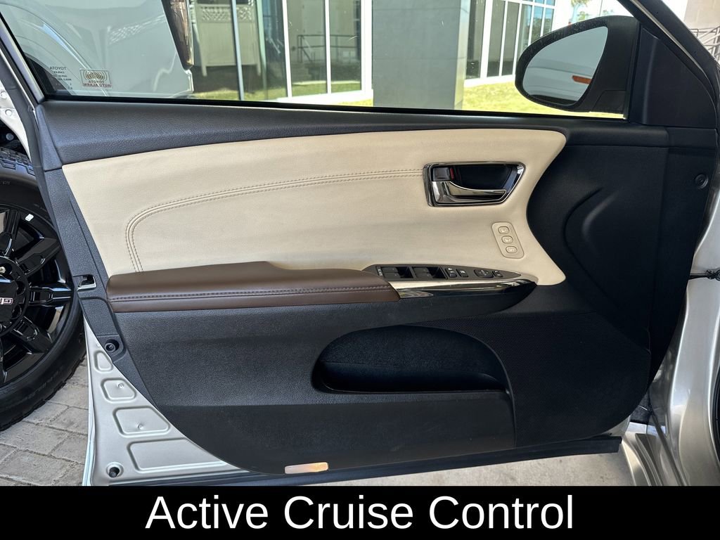 Used 2018 Toyota Avalon XLE Premium image 10