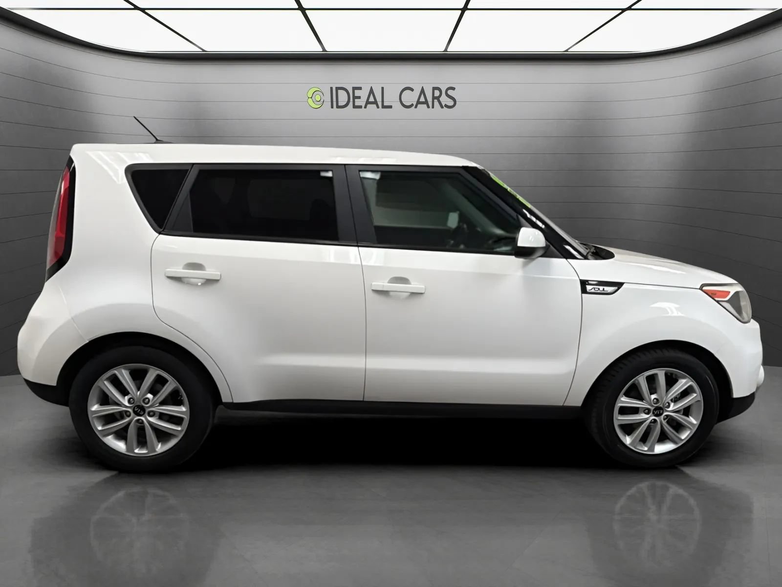 Used 2019 Kia Soul + FWD image 4
