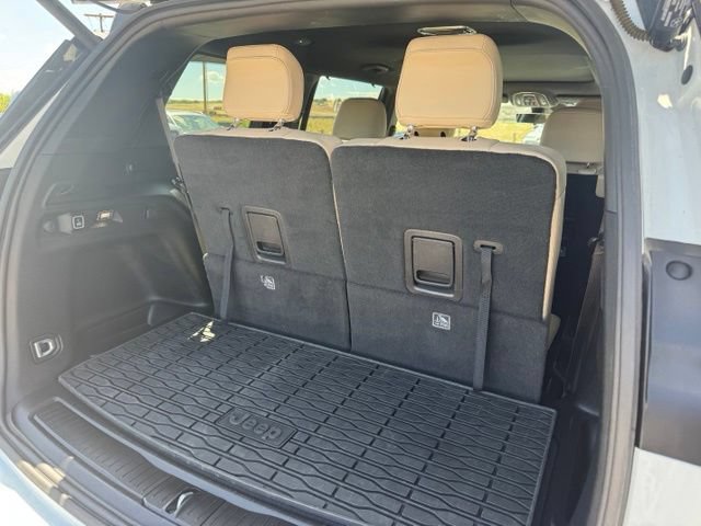 Used 2024 Jeep Grand Cherokee L Limited w/ Luxury Tech Group II AWD/4WD image 25