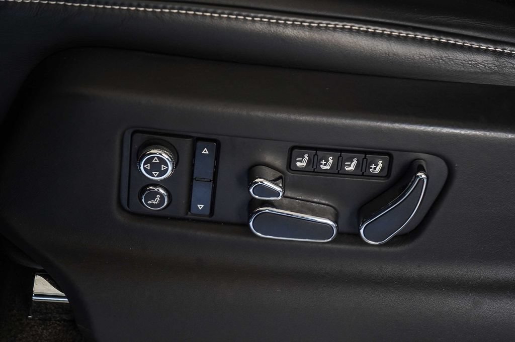 Used 2019 Bentley Bentayga AWD/4WD image 22