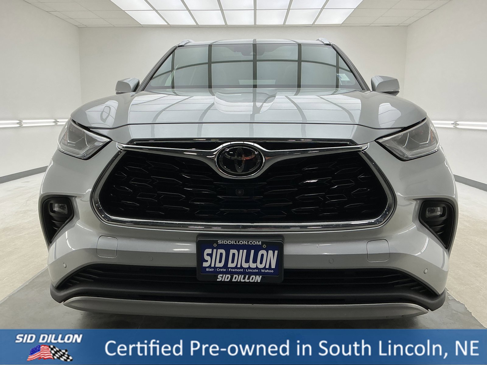 Used 2021 Toyota Highlander Platinum image 2