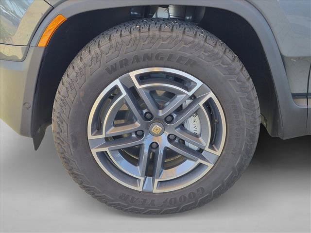 Used 2025 Rivian R1T Adventure AWD/4WD image 25