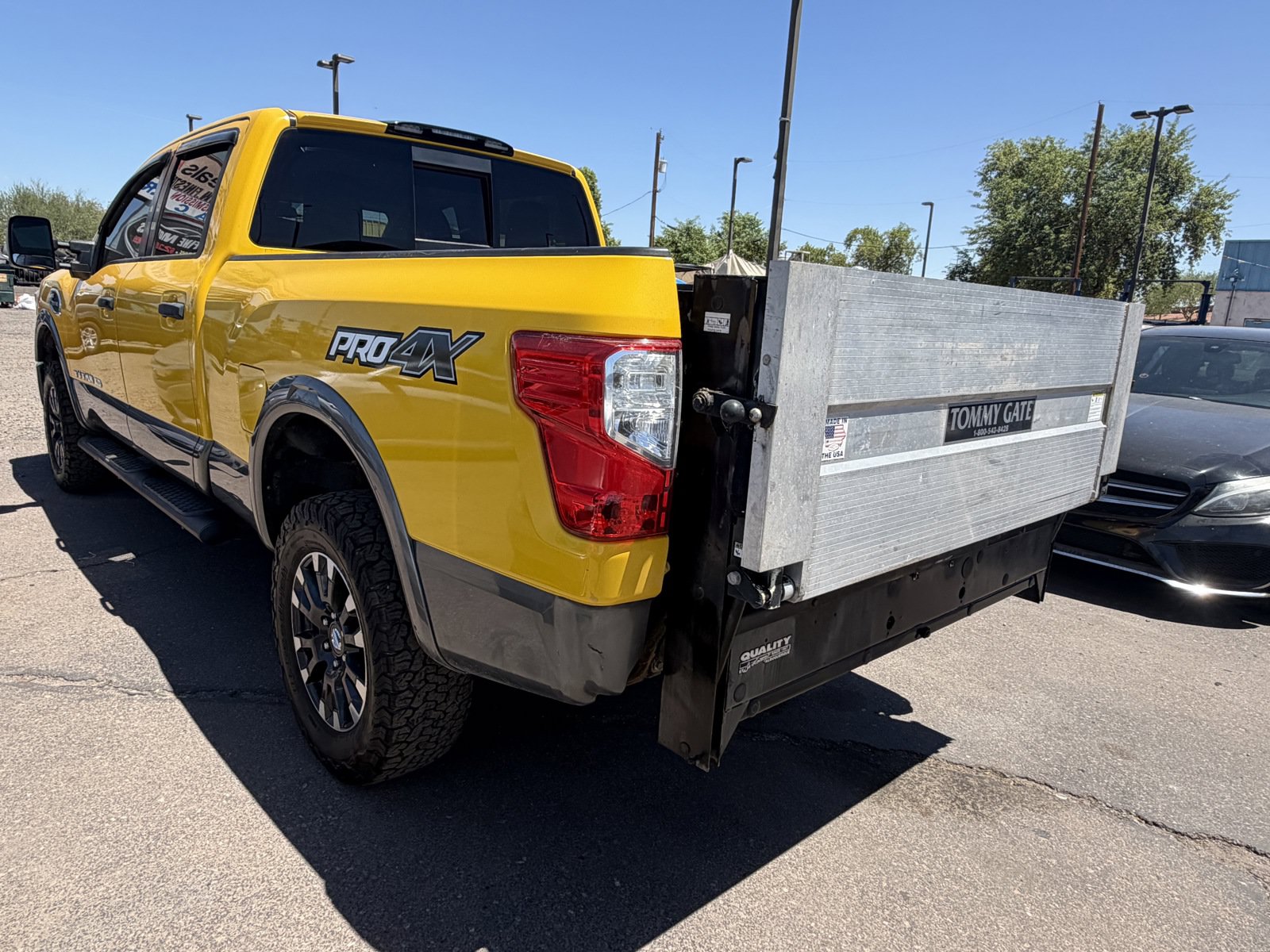 Used 2016 Nissan Titan PRO-4X AWD/4WD image 8