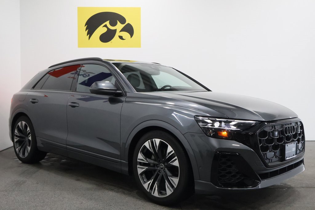 Certified 2025 Audi Q8 Prestige image 6