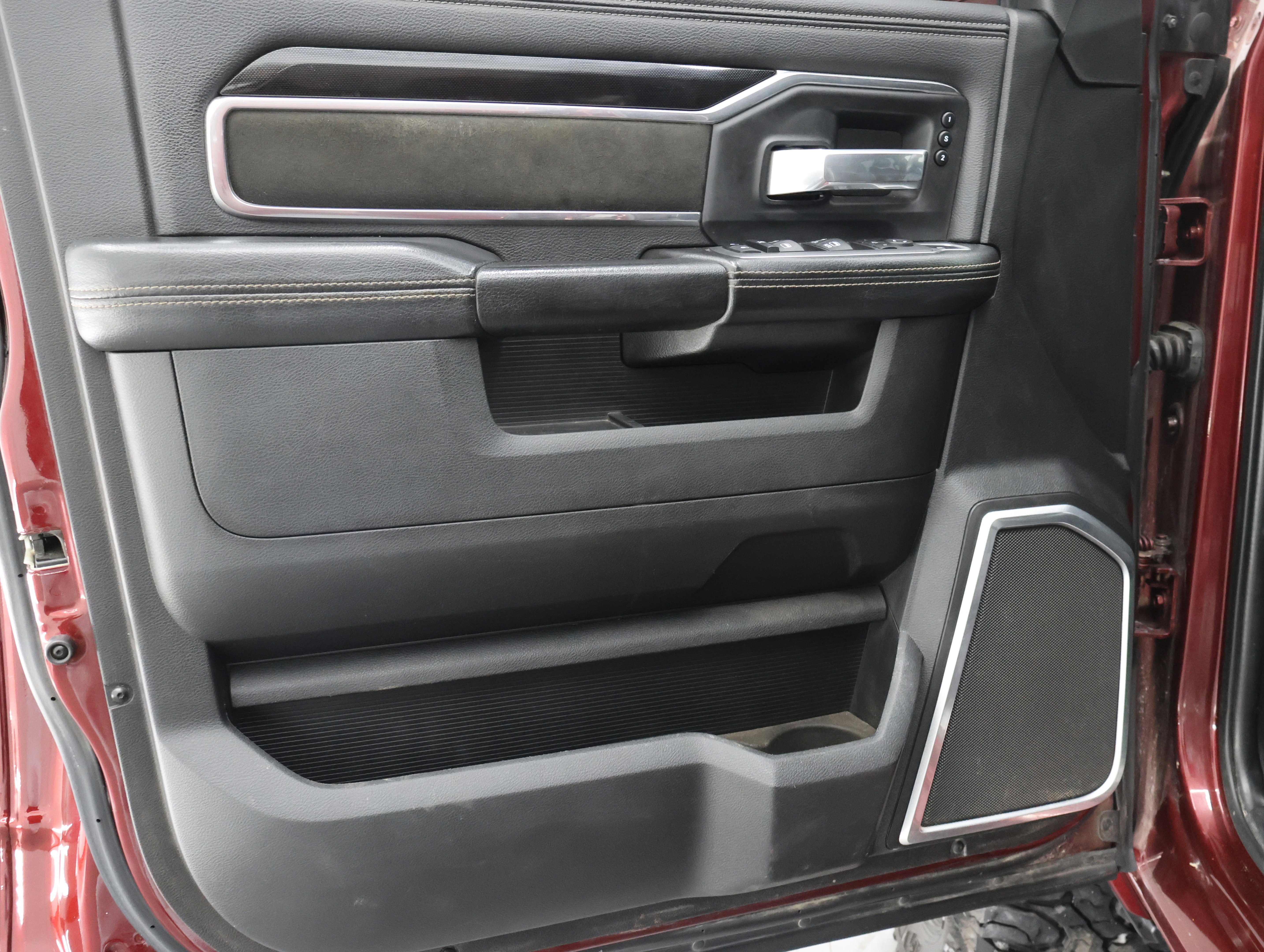 Used 2022 RAM 3500 Laramie image 39