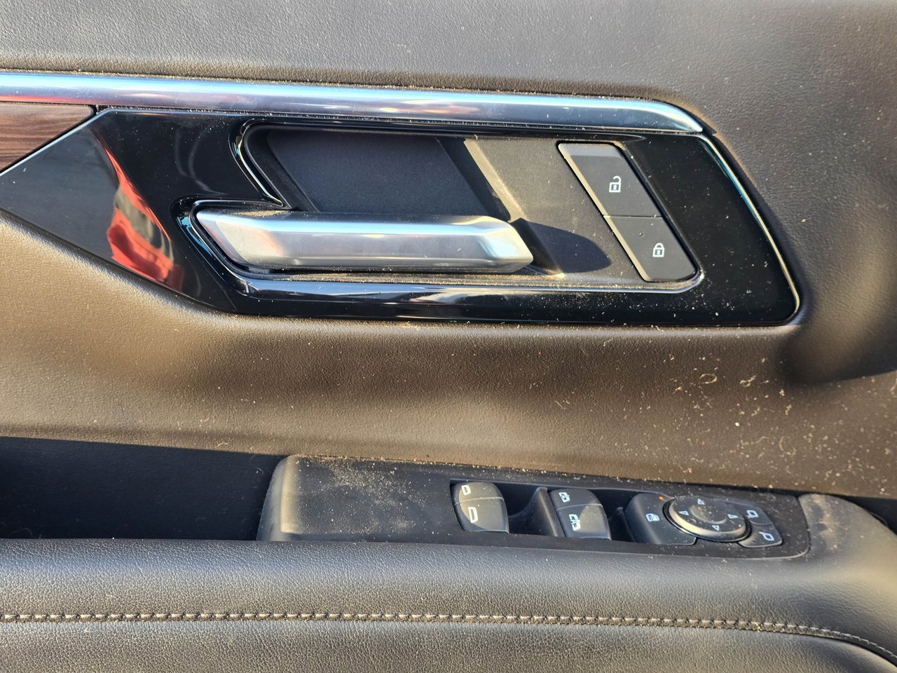 Used 2025 Chevrolet Tahoe LS image 12