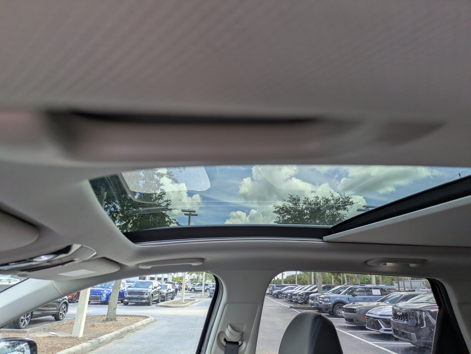 Certified 2026 Kia Sorento S w/ S Panoramic Sunroof Package FWD image 18