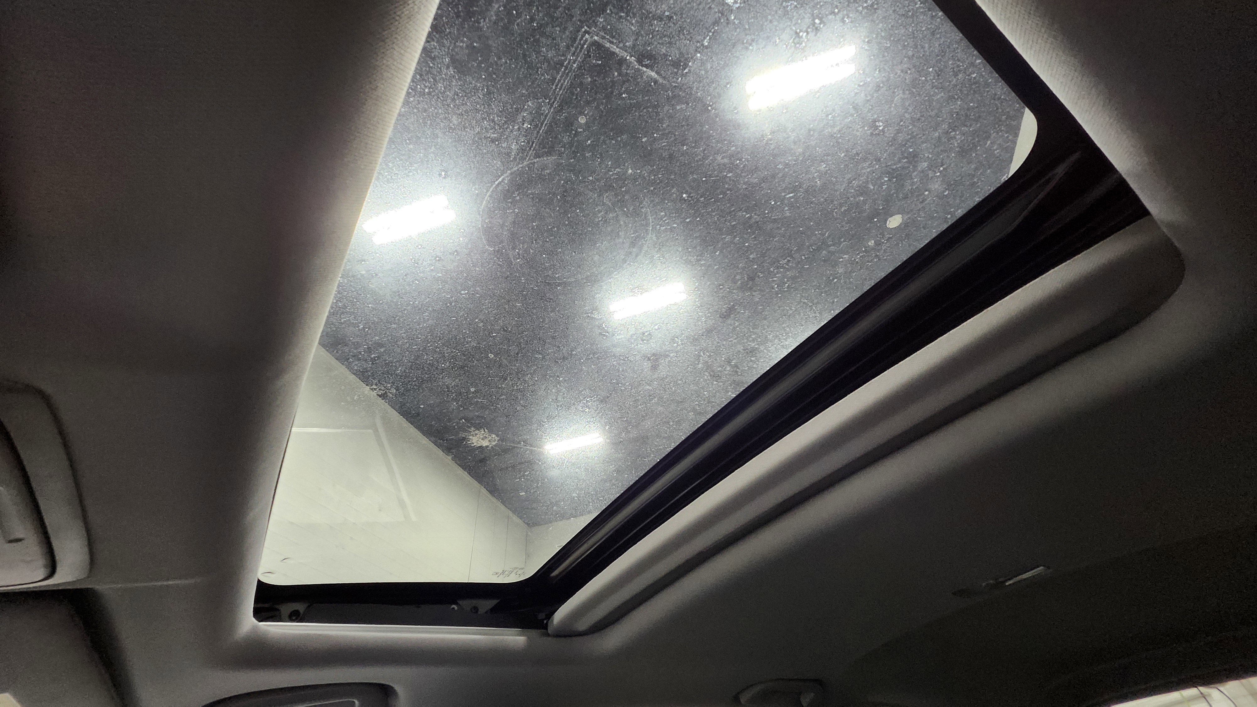 Used 2021 Honda CR-V EX-L image 2