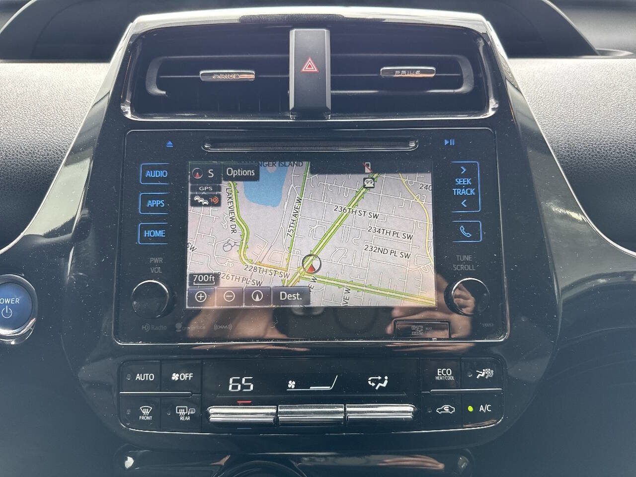 Used 2016 Toyota Prius Three w/ Advanced Technology Package image 31