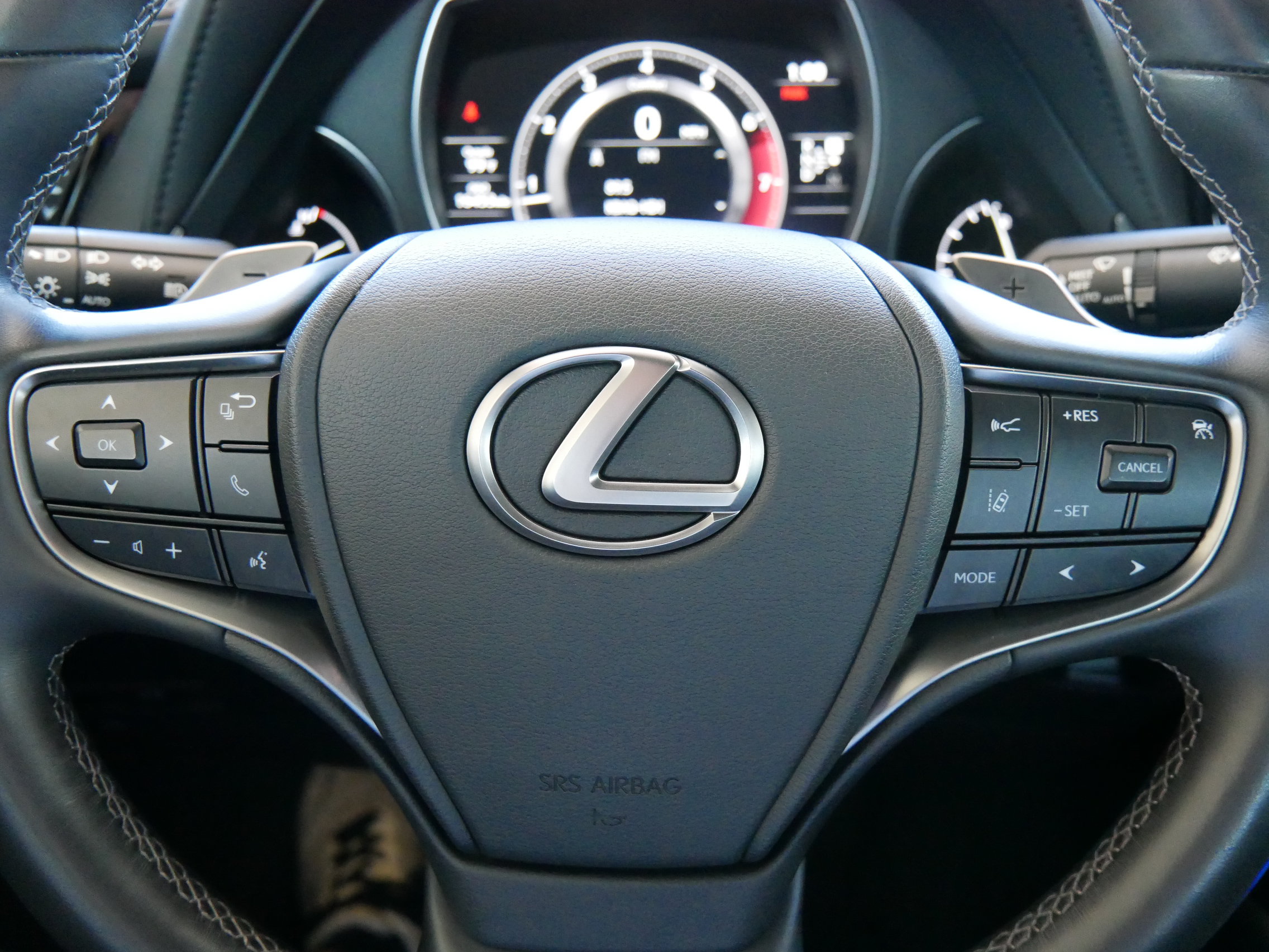 Used 2022 Lexus LS 500 w/ Accessory Package (Z1) RWD image 28