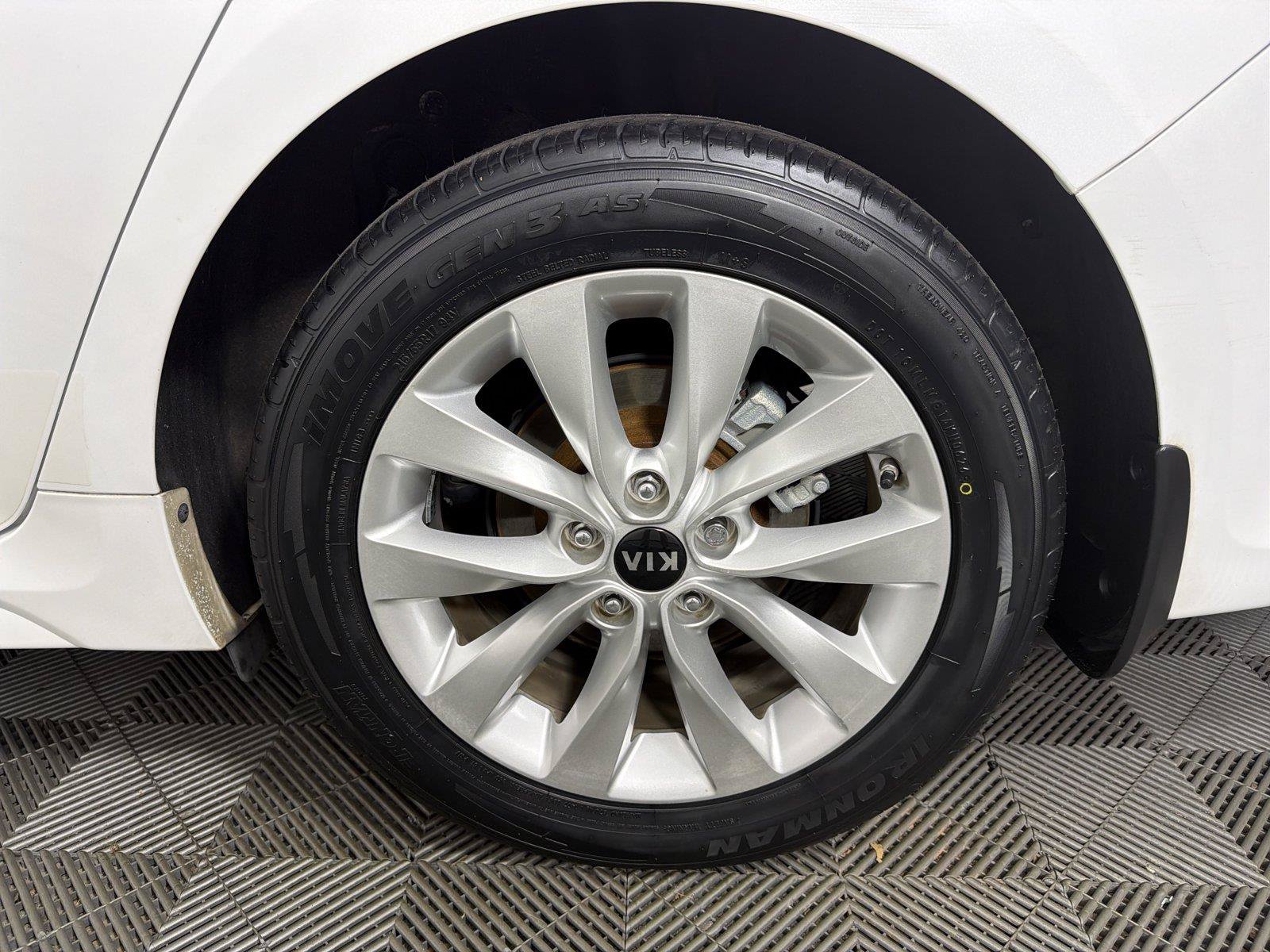 Used 2016 Kia Optima EX w/ Premium Package FWD image 16
