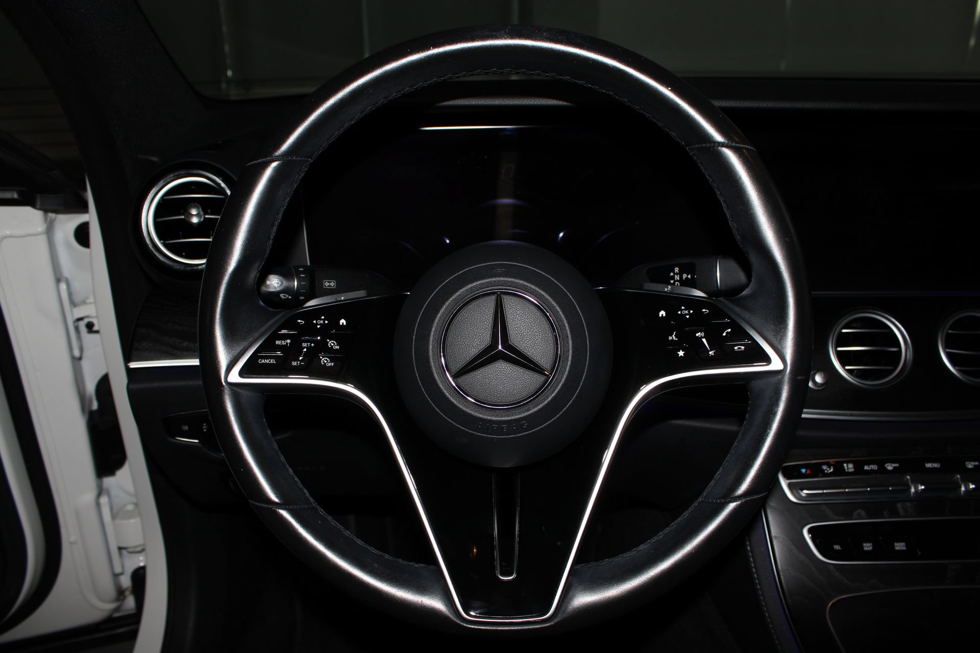 Used 2023 Mercedes-Benz E 350 4MATIC Sedan image 26